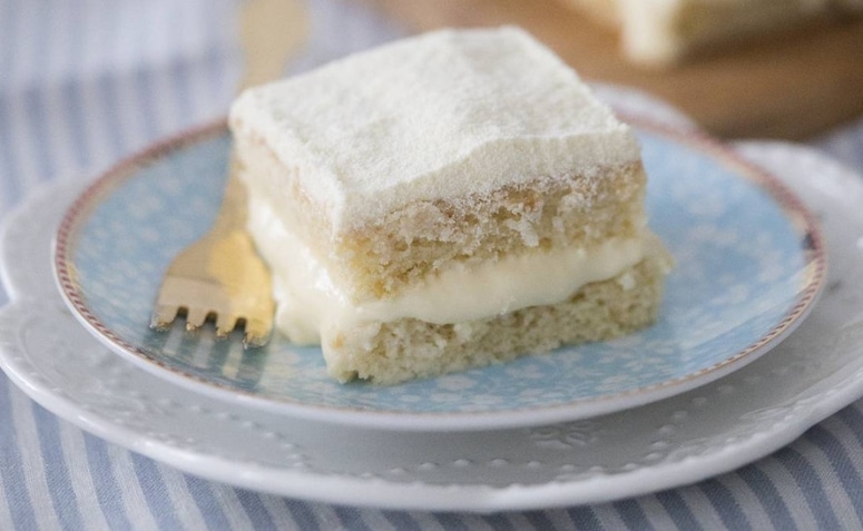 Bolo de travessa de leite ninho