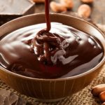 Cobertura de chocolate com leite condensado