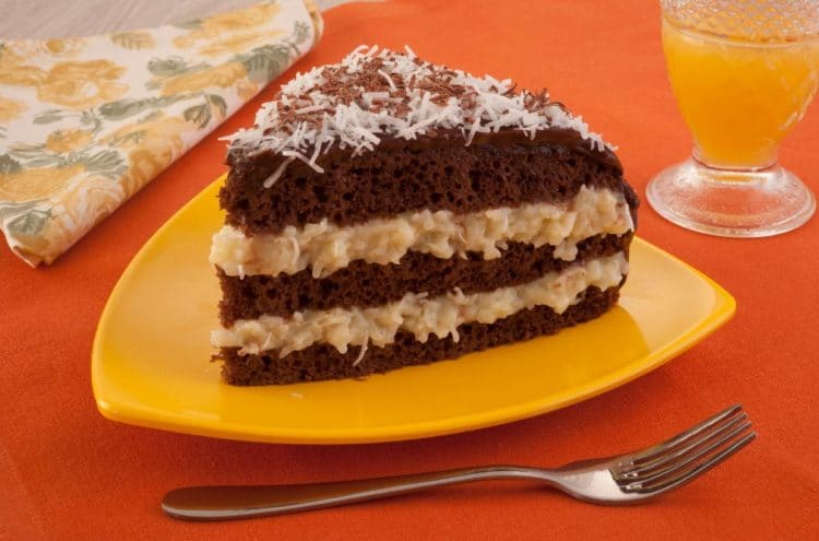 Bolo de prestígio na travessa