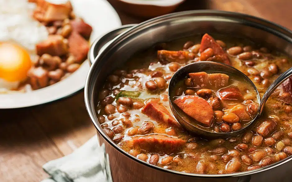 Feijoada com feijão carioca