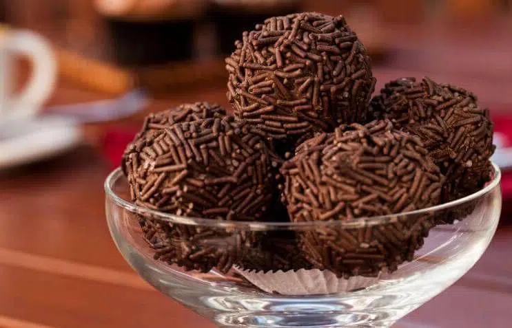 Brigadeiro com água e leite em pó