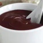 Creme de chocolate gelado