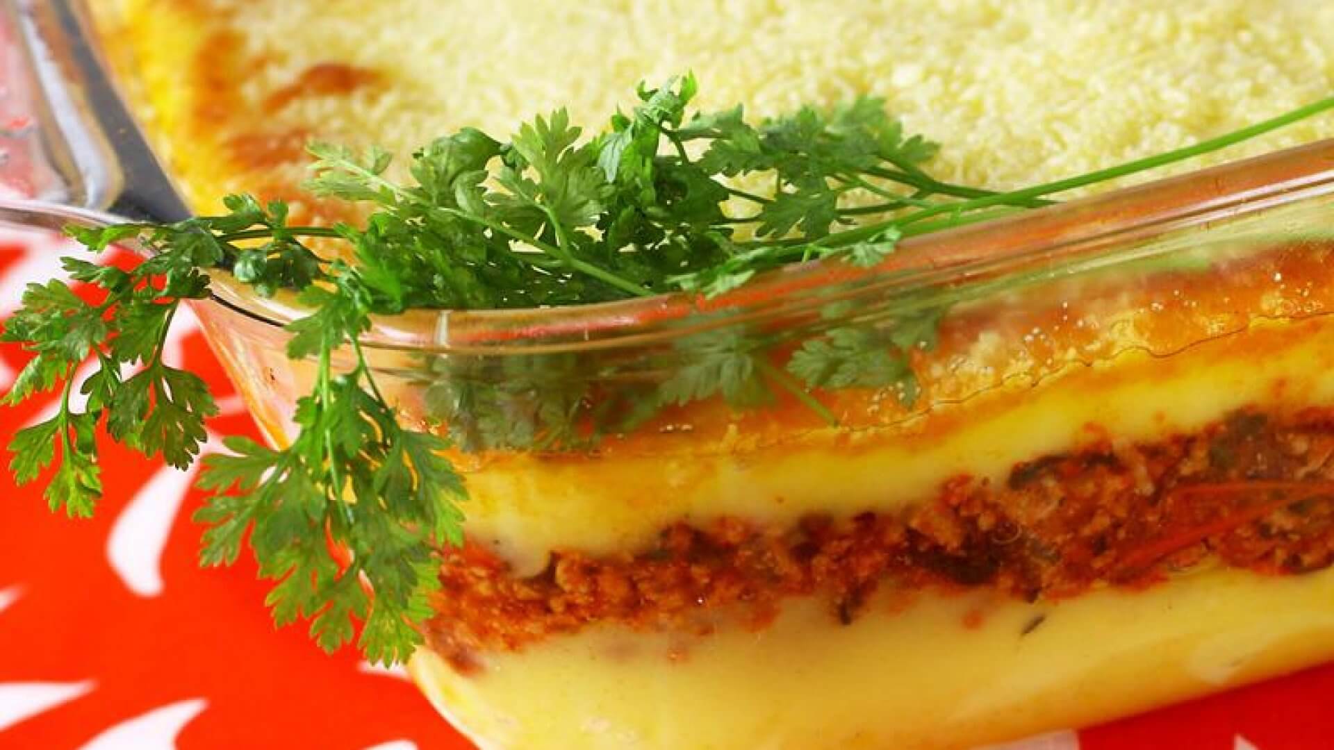 Escondidinho cremoso de carne moída
