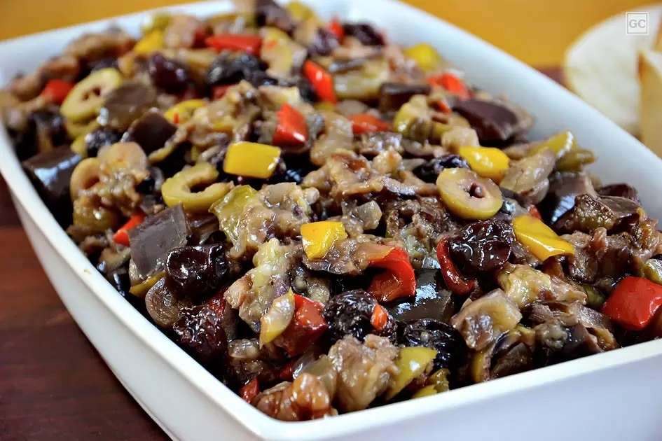 Antepasto de berinjela na panela de pressão