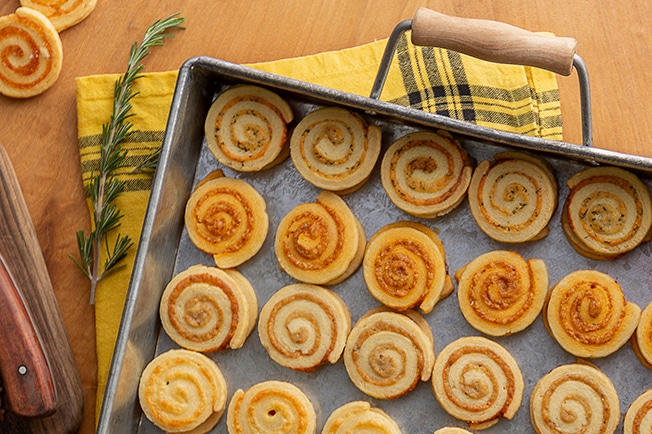 Biscoitinho de medalhão de queijo