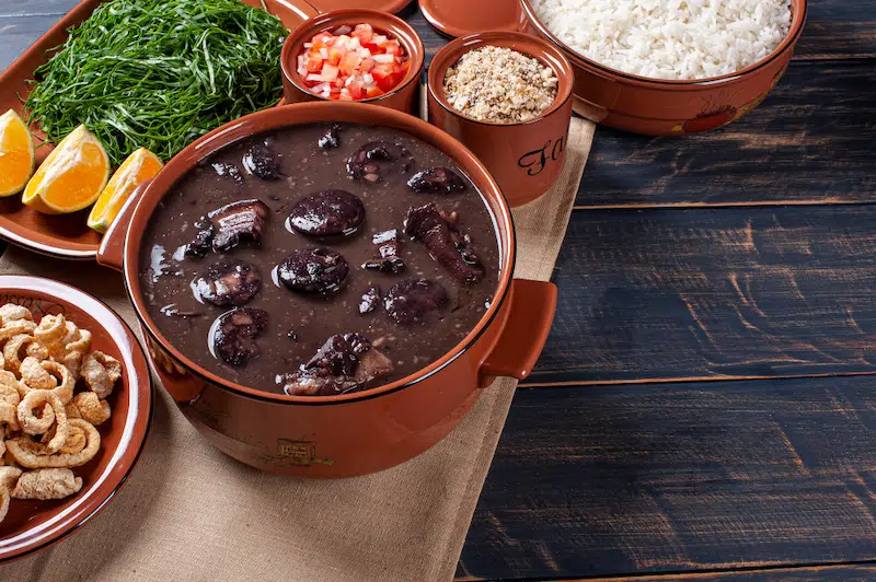 Feijoada para 80 pessoas