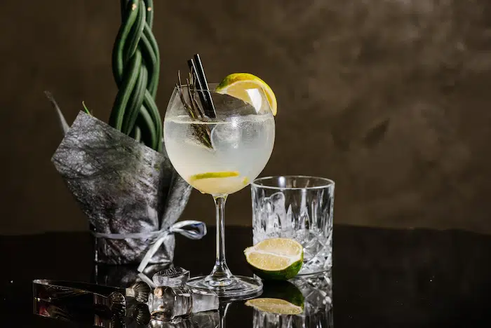 Martini 007 cocktail