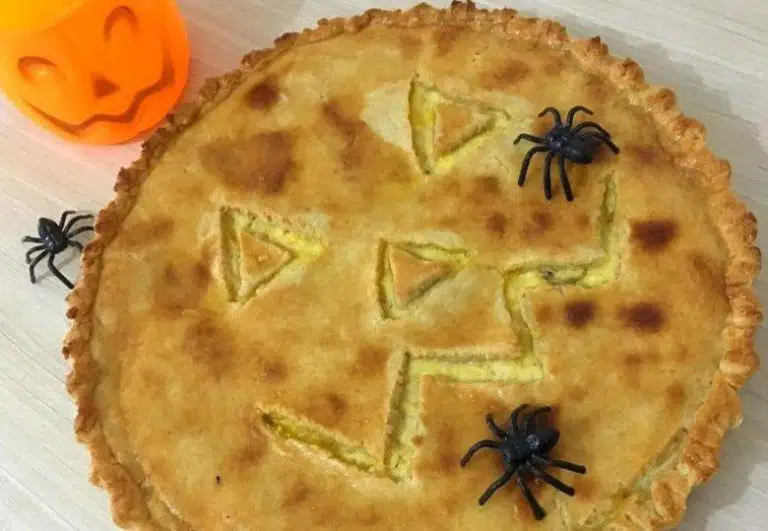 Torta salgada de halloween